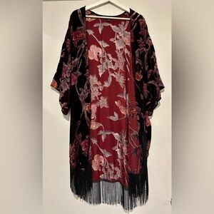 ✨ Velvet Floral Shawl with Tassels – Size M/L ✨